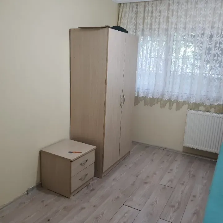 SERDİVAN MAVİ DURAK POLİS KARAKOLU YANI EŞYALI LUX 2+1 DAİRE