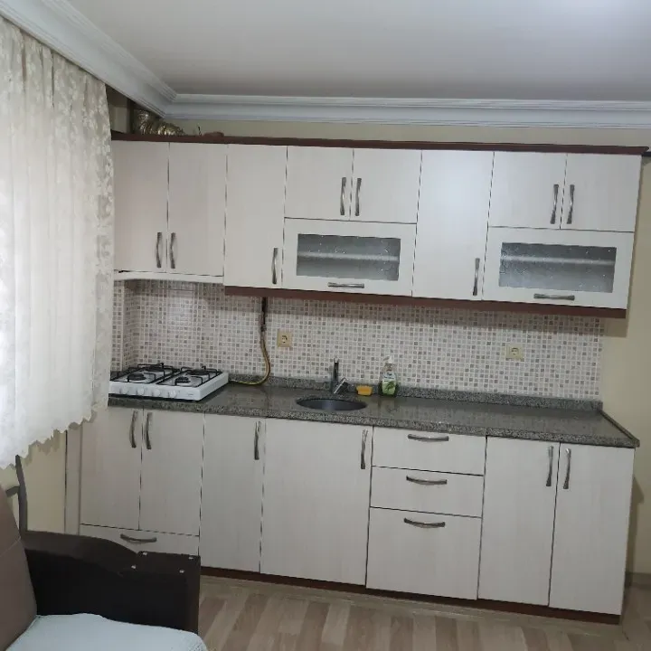 SERDİVAN MAVİ DURAK POLİS KARAKOLU YANI EŞYALI LUX 2+1 DAİRE