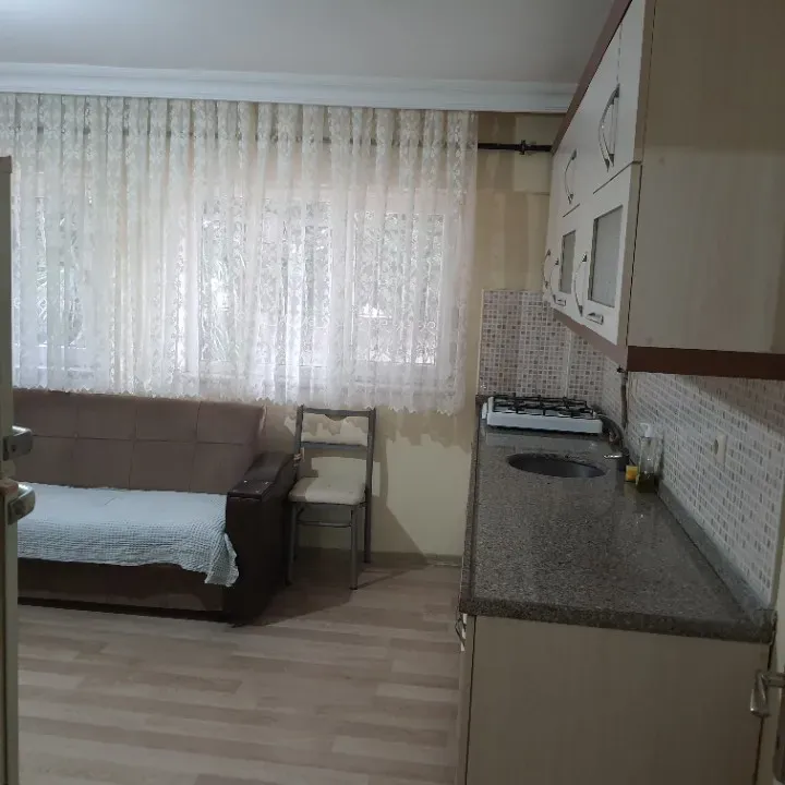 SERDİVAN MAVİ DURAK POLİS KARAKOLU YANI EŞYALI LUX 2+1 DAİRE
