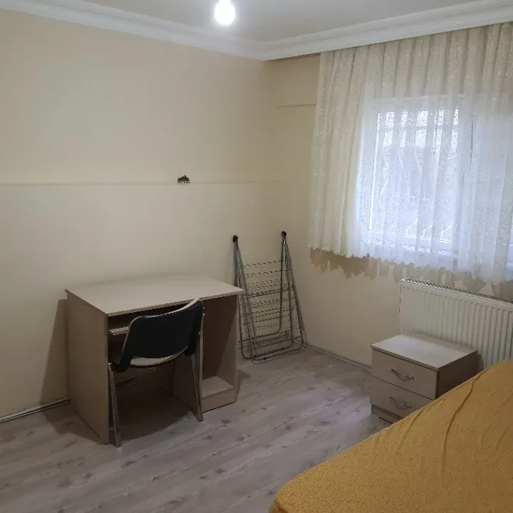SERDİVAN MAVİ DURAK POLİS KARAKOLU YANI EŞYALI LUX 2+1 DAİRE