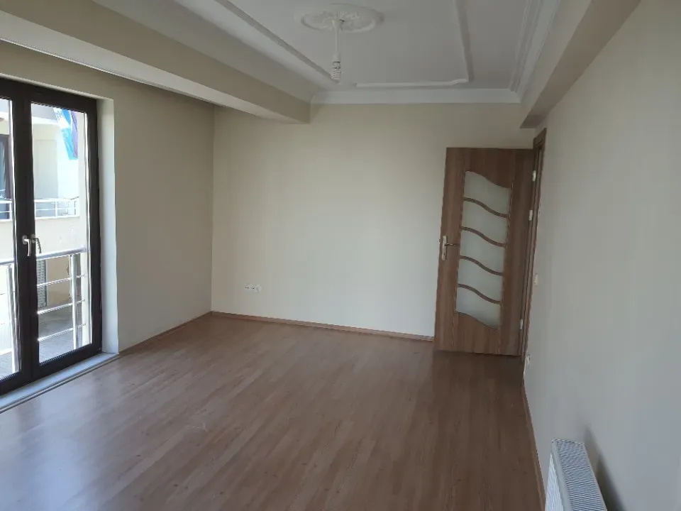 ADAPAZARI TEKELER MH.OZANLAR İLAHİYAT FAK.ARKASINDA 2+1 KAPALI GARAJLI KİRALIK DAİRE