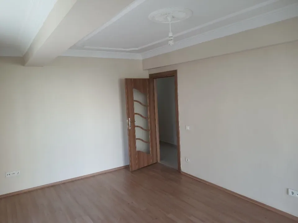 ADAPAZARI TEKELER MH.OZANLAR İLAHİYAT FAK.ARKASINDA 2+1 KAPALI GARAJLI KİRALIK DAİRE