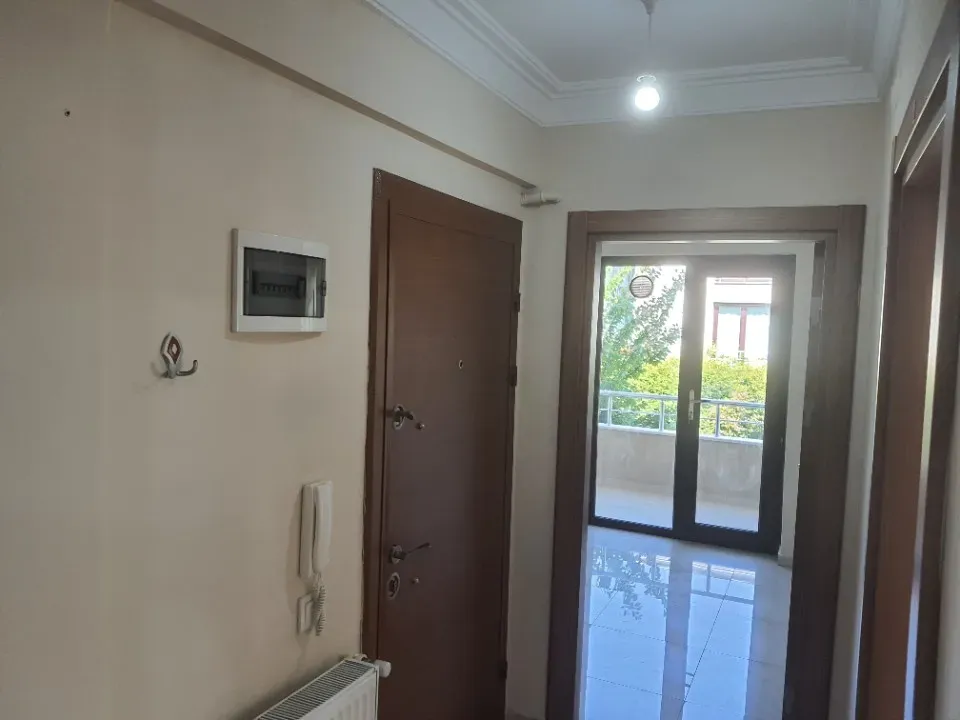 ADAPAZARI TEKELER MH.OZANLAR İLAHİYAT FAK.ARKASINDA 2+1 KAPALI GARAJLI KİRALIK DAİRE