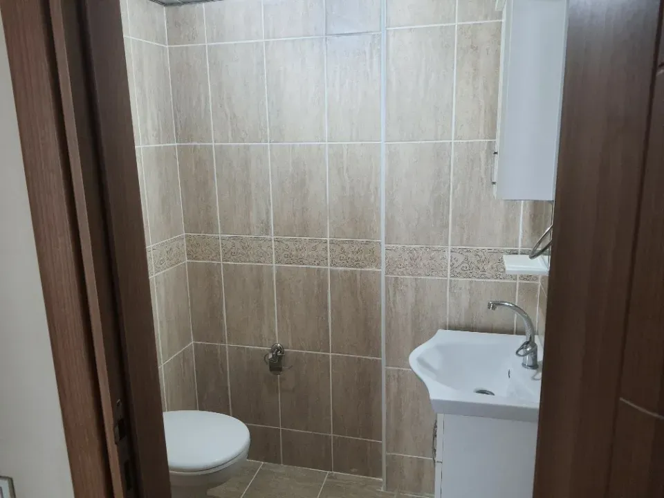 ADAPAZARI TEKELER MH.OZANLAR İLAHİYAT FAK.ARKASINDA 2+1 KAPALI GARAJLI KİRALIK DAİRE