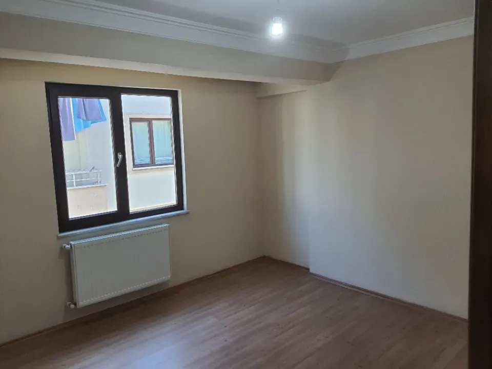 ADAPAZARI TEKELER MH.OZANLAR İLAHİYAT FAK.ARKASINDA 2+1 KAPALI GARAJLI KİRALIK DAİRE