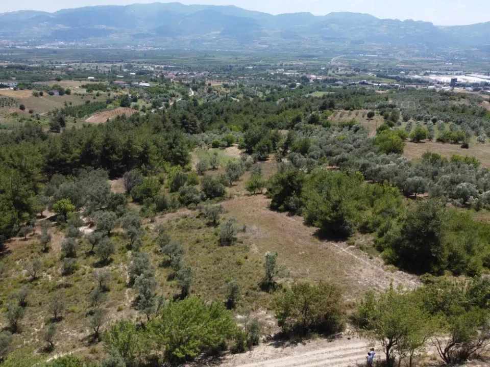 AVCI EMLAK'TAN PAMUKOVA İLÇESİ TEŞVİKİYE KÖYÜNDE MANZARALI YATIRIMLIK 724 m² YOLA CEPHE TİNY HOUSE İÇİN İDEAL