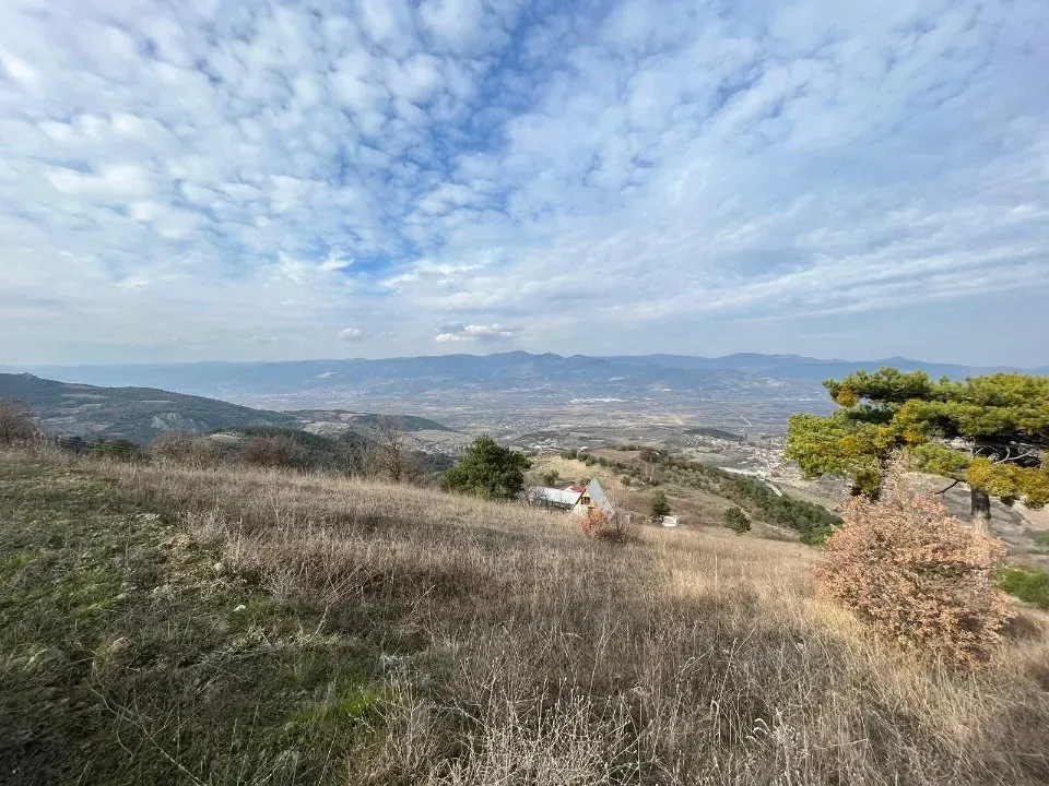 AVCI EMLAK'TAN GEYVE CECELER KÖYÜNDE 6100 m2 MANZARALI, YOL - SU - ELEKTRİK BUNGALOW PROJELİK