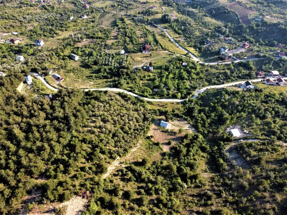 AVCI EMLAK'TAN GEYVE KÖPRÜBAŞI'NDA 1127 m2 MANZARALI TİNY HOUSE VE PREFABRİK İÇİN ARSA