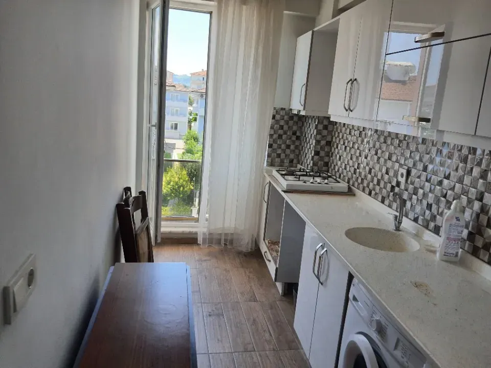 SAKARYA EĞİTİM ARAŞTIRMA HAST.CİVARI FUL LUX EŞYALI KİRALIK 1+1