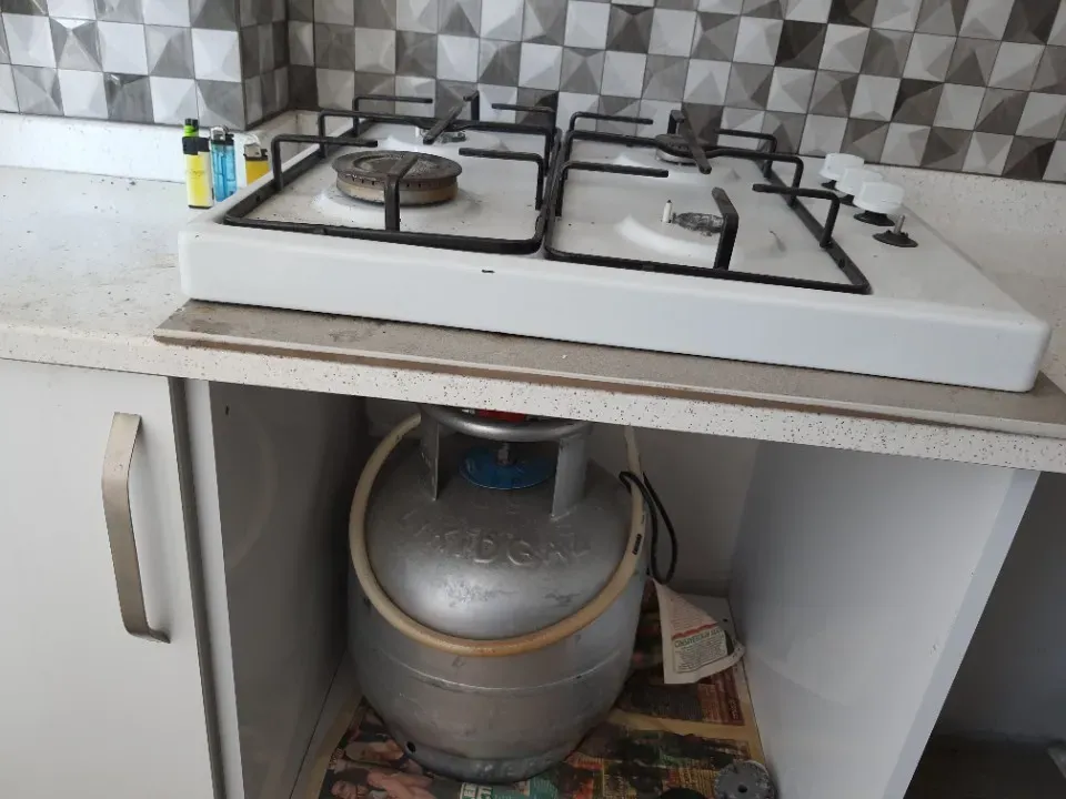 SAKARYA EĞİTİM ARAŞTIRMA HAST.CİVARI FUL LUX EŞYALI KİRALIK 1+1
