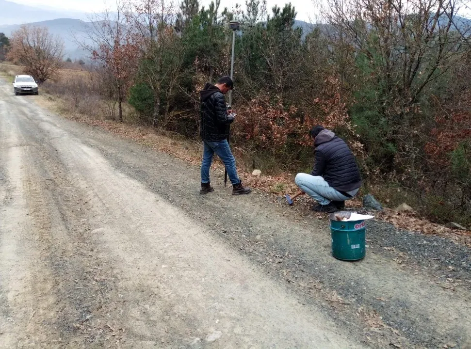 MELEKŞESOLAK KÖYÜ'NDE HESAPLI, MANZARALI, RESMİ YOLA CEPHELİ, 487 m2 ARAZİ - TİNY HOUSE - KONTEYNER