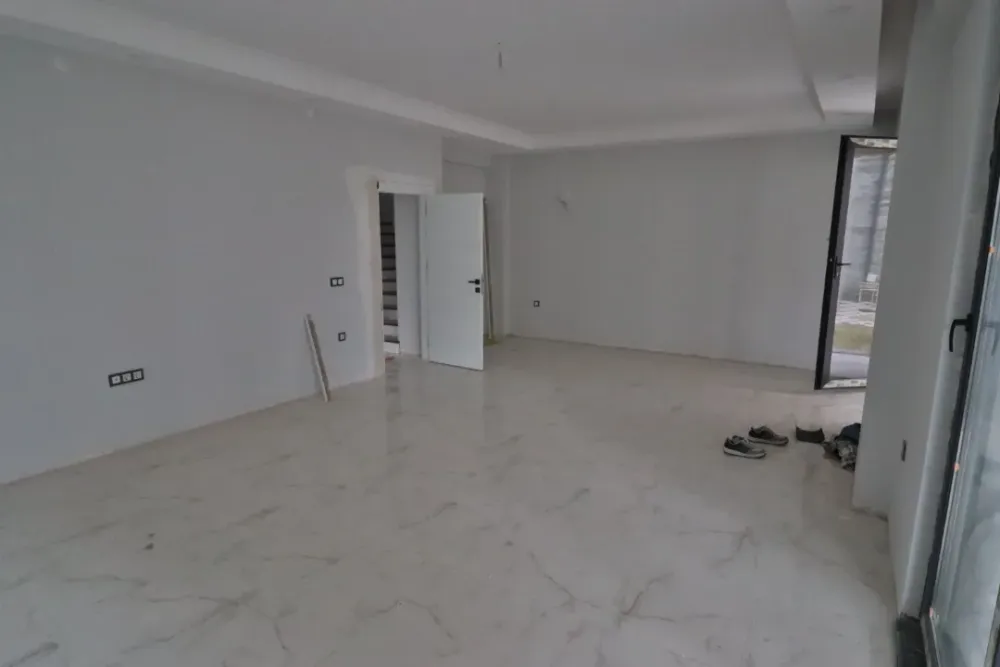 BEYKENT'TEN KİRALIK Karaaptiler Mah.'de 4+1 230 M² Geniş BOŞ Villa