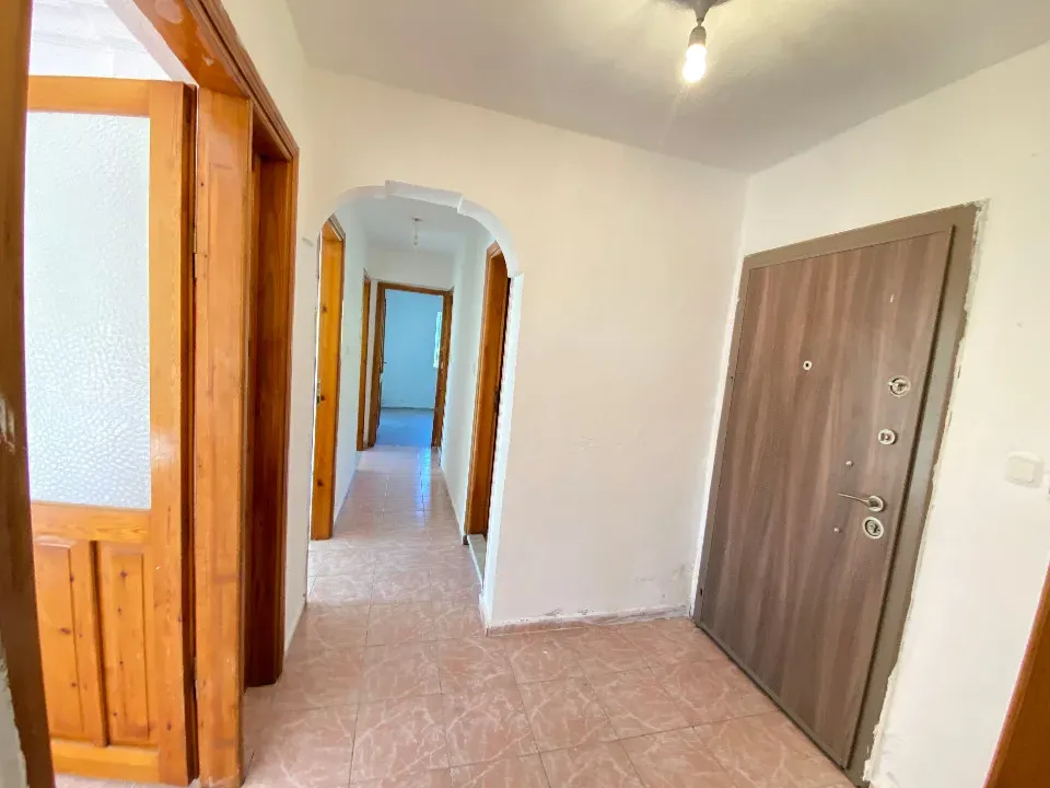 Ürkmez'de Plaja 300M Mesafede 130M2 Ayrı Mutfaklı Satılık 3+1 Daire
