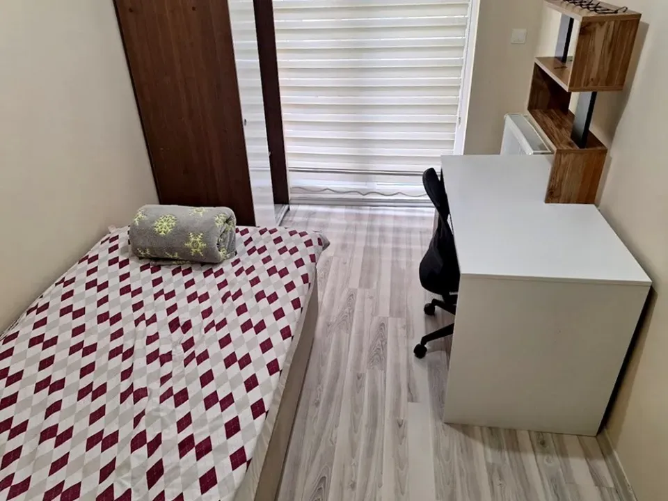 SERDİVAN KEMALPAŞA MAHELLESİNDE KİRALIK 3+1 FULL EŞYALI DAİRE