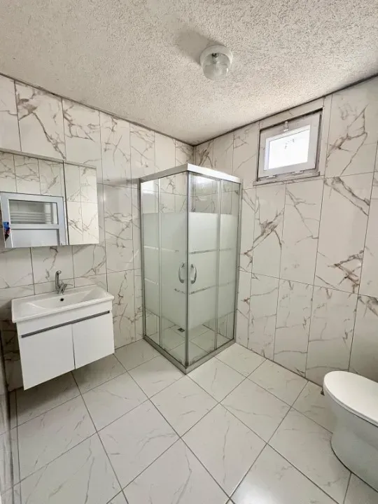 Sakarya / Sapanca / Kırkpınar Soğuksu Mh.BAĞDAT CD.YAKINI 3 KATLI VİLLA