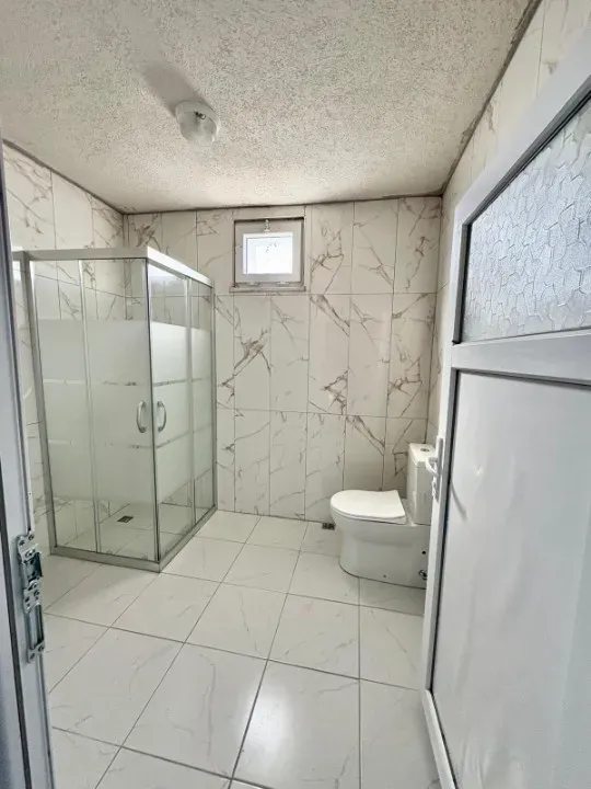 Sakarya / Sapanca / Kırkpınar Soğuksu Mh.BAĞDAT CD.YAKINI 3 KATLI VİLLA