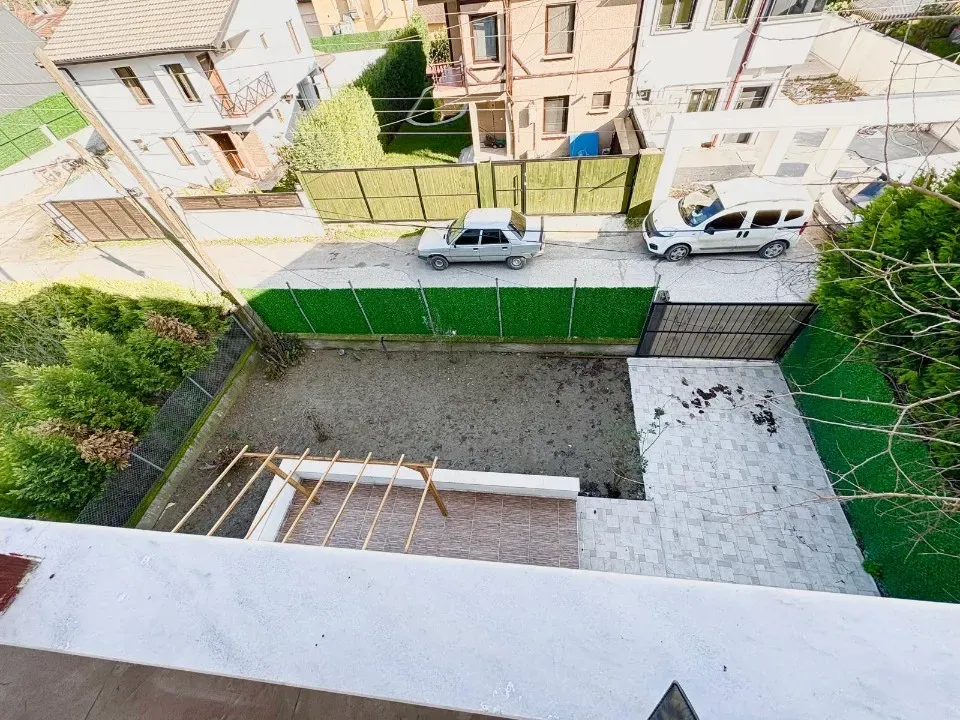 Sakarya / Sapanca / Kırkpınar Soğuksu Mh.BAĞDAT CD.YAKINI 3 KATLI VİLLA