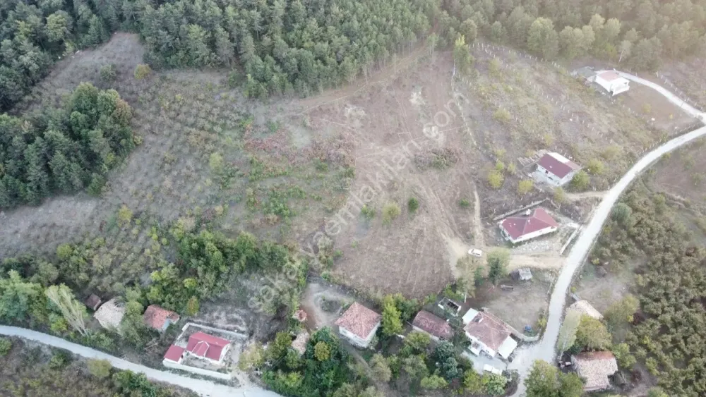 İNŞAAT RUHSATI HAZIR ! 828 m² İMARLI MANZARALI İLÇEYE YAKIN ARSA