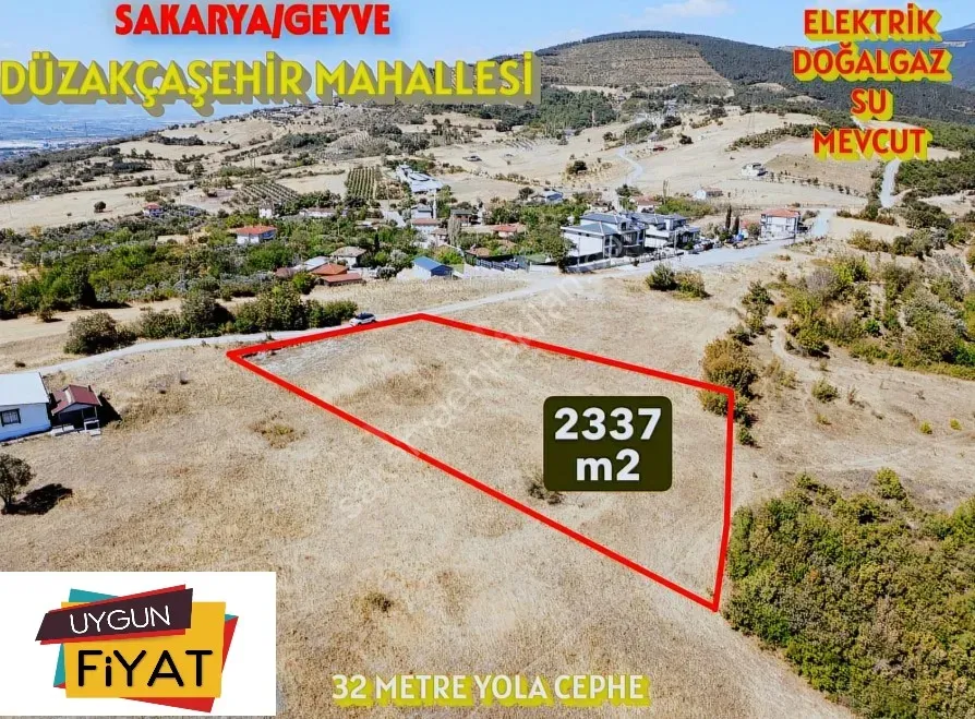 DÜZAKÇAŞEHİR MAH. 2338 m² İMARA SINIR, RESMİ YOLA CEPHELİ TAM YATIRIMLIK ARAZİ