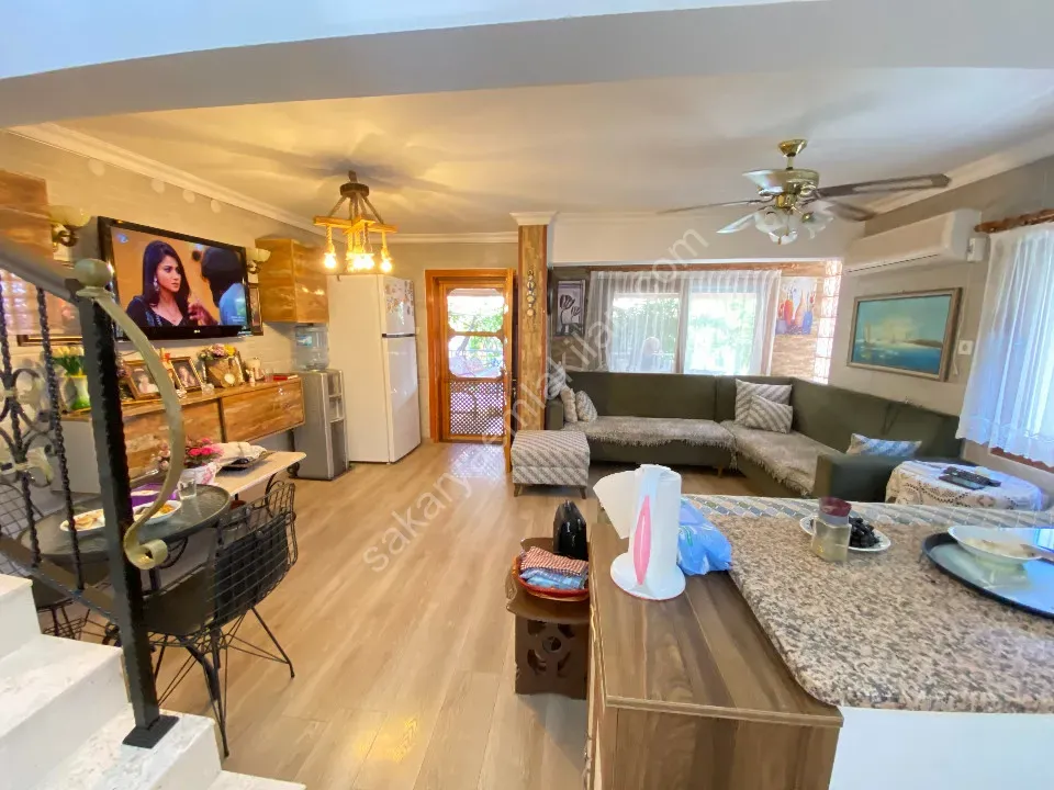 Doğanbey'de Site İçerisinde Geniş Bahçeli Müstakil.satılık 4+1 Villa