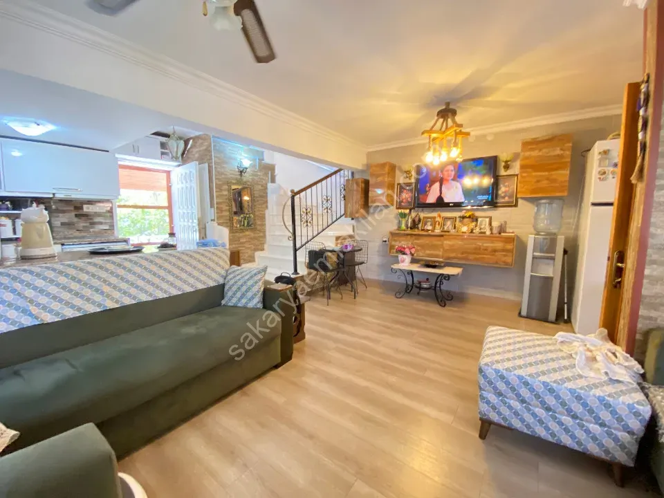 Doğanbey'de Site İçerisinde Geniş Bahçeli Müstakil.satılık 4+1 Villa