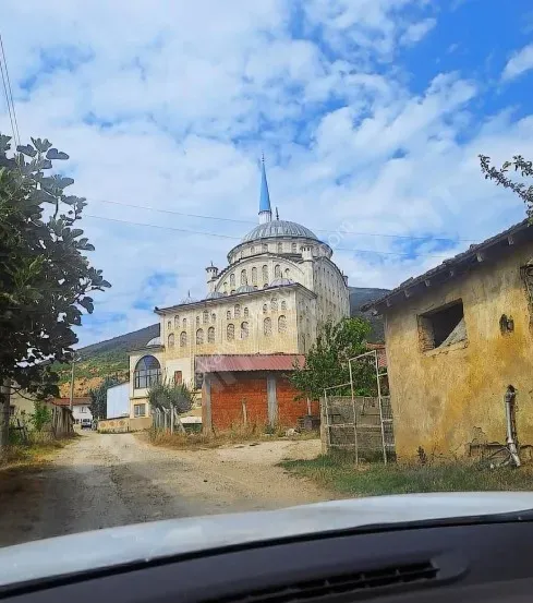 GEYVE AKDOĞAN KÖYÜNDE YATIRIMLIK 430 m² KONUT İMARLI HESAPLI ARSA