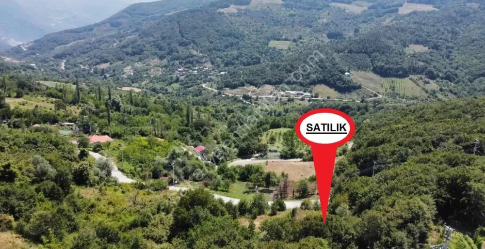 AKINCI KÖYÜNDE 2354 m² RESMİ YOLA CEPHELİ, MANZARALI, ELEKTRİK SU DİBİNDE YATIRIMLIK ARAZİ