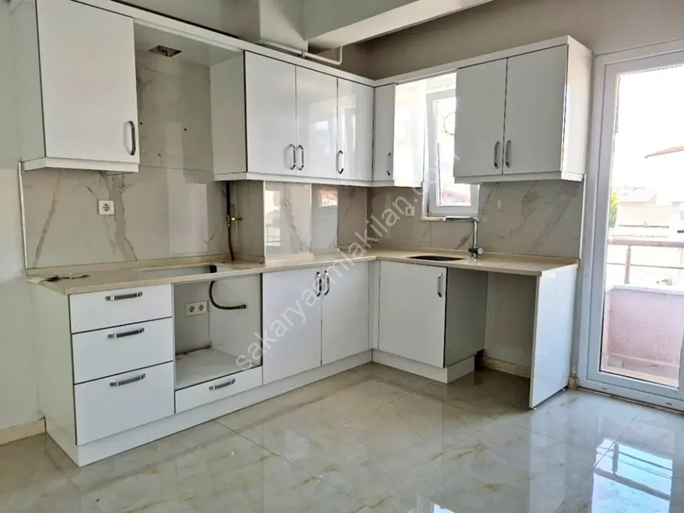 ADAPAZARI AKINCILAR MAHALLESİNDE SATILIK 2+1 DAİRE