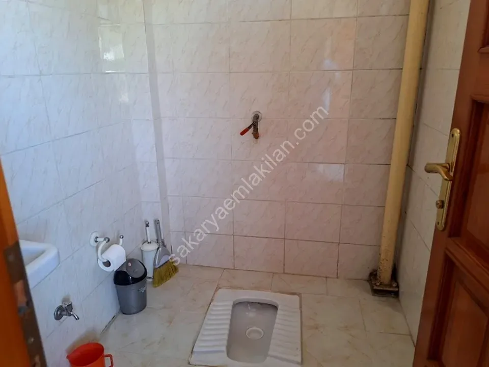 ARİFİYE AŞAĞIKİRAZCA MAHALLESİNDE SATILIK 5+1 MÜSTAKİL EV