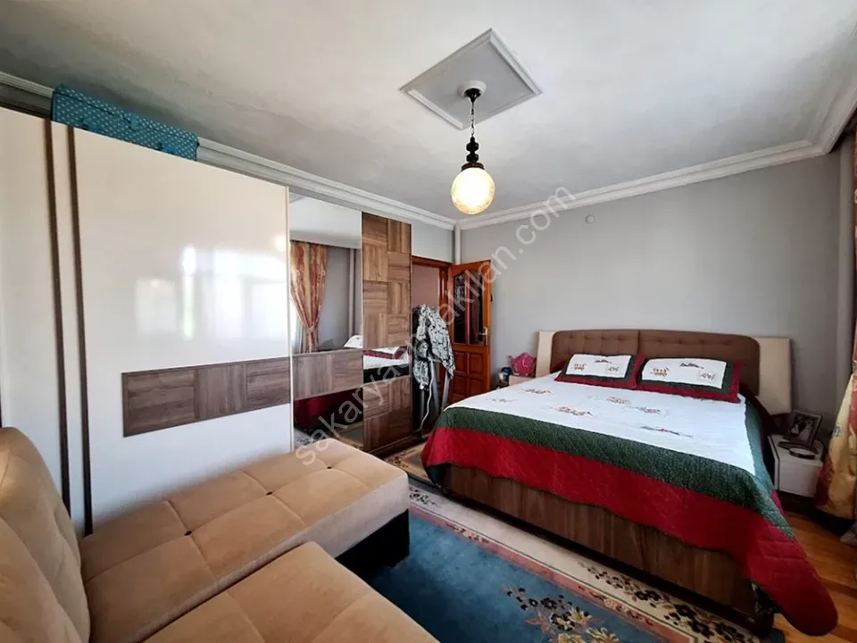 ARİFİYE AŞAĞIKİRAZCA MAHALLESİNDE SATILIK 5+1 MÜSTAKİL EV