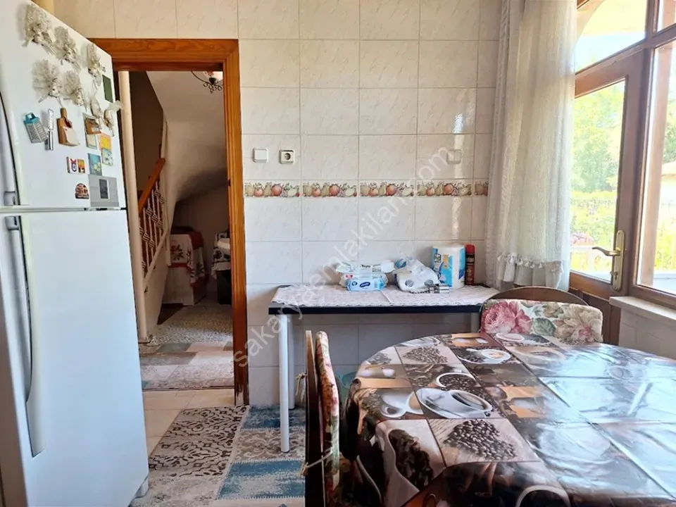 ARİFİYE AŞAĞIKİRAZCA MAHALLESİNDE SATILIK 5+1 MÜSTAKİL EV