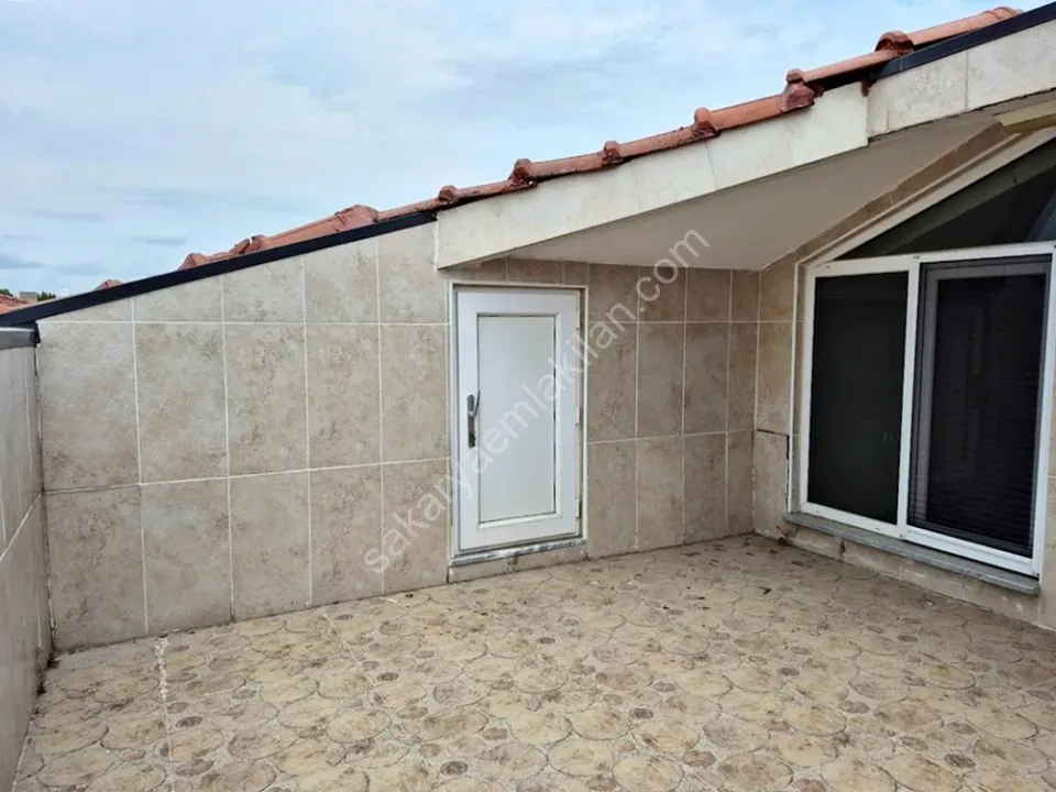 ADAPAZARI GÜNEŞLER MAHALLESİNDE SATILIK 5+1 DUBLEKS DAİRE