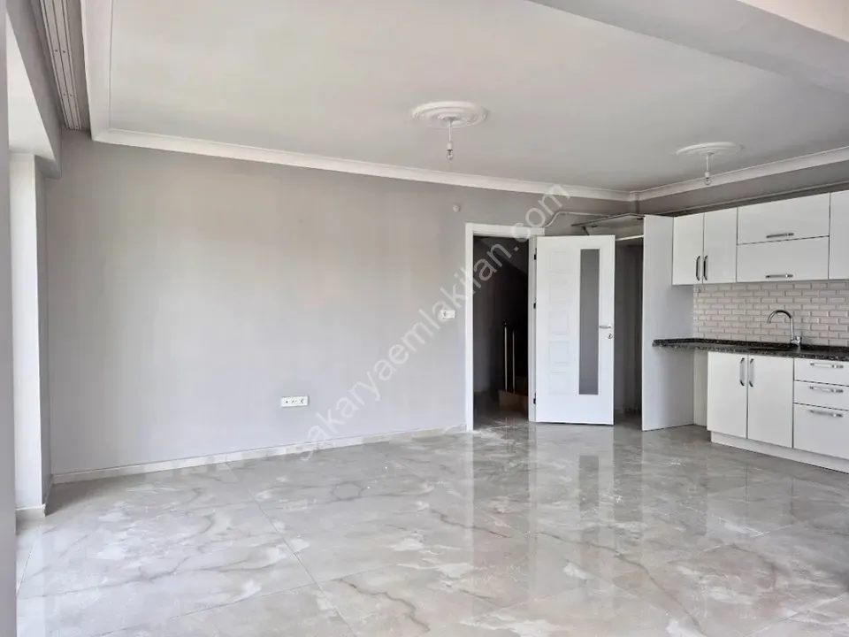 ADAPAZARI GÜNEŞLER MAHALLESİNDE SATILIK 5+1 DUBLEKS DAİRE