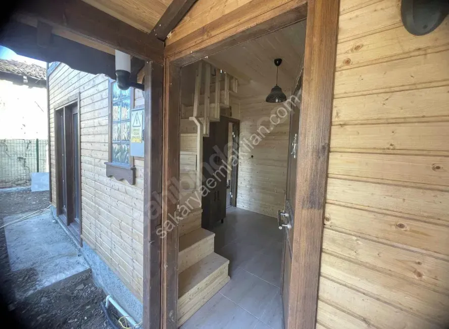 GEYVE ÇAMLIK KÖYÜNDE MUHTEŞEM VİLLA