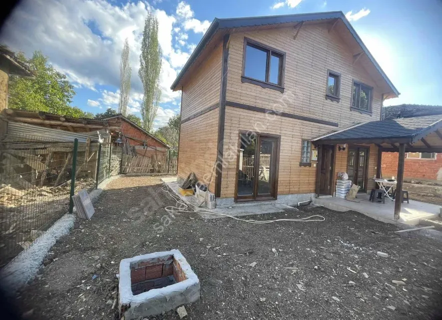 GEYVE ÇAMLIK KÖYÜNDE MUHTEŞEM VİLLA