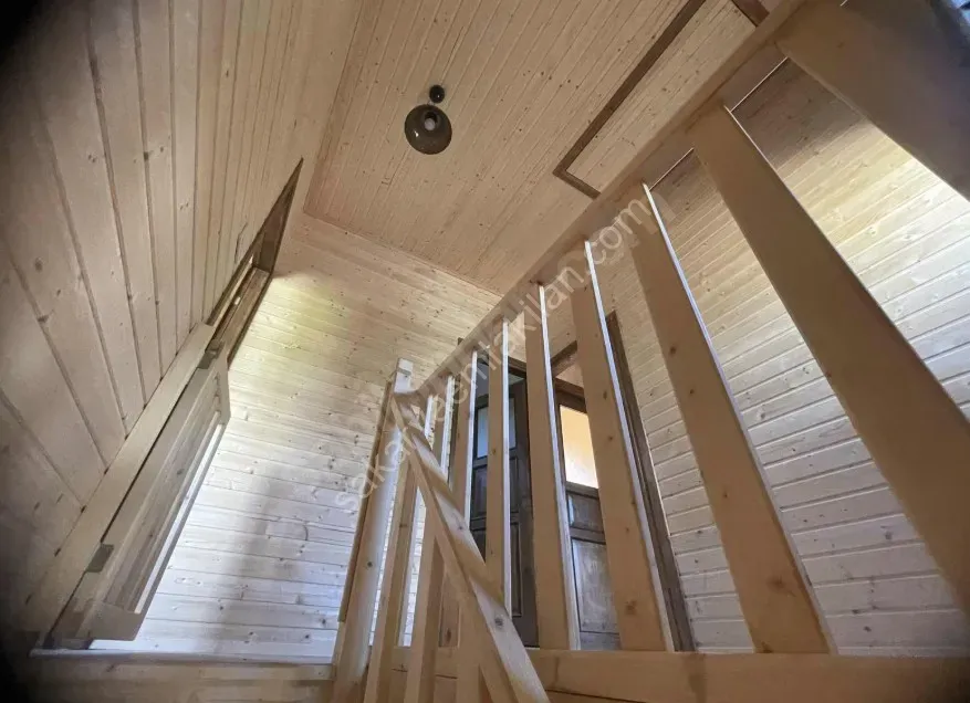 GEYVE ÇAMLIK KÖYÜNDE MUHTEŞEM VİLLA