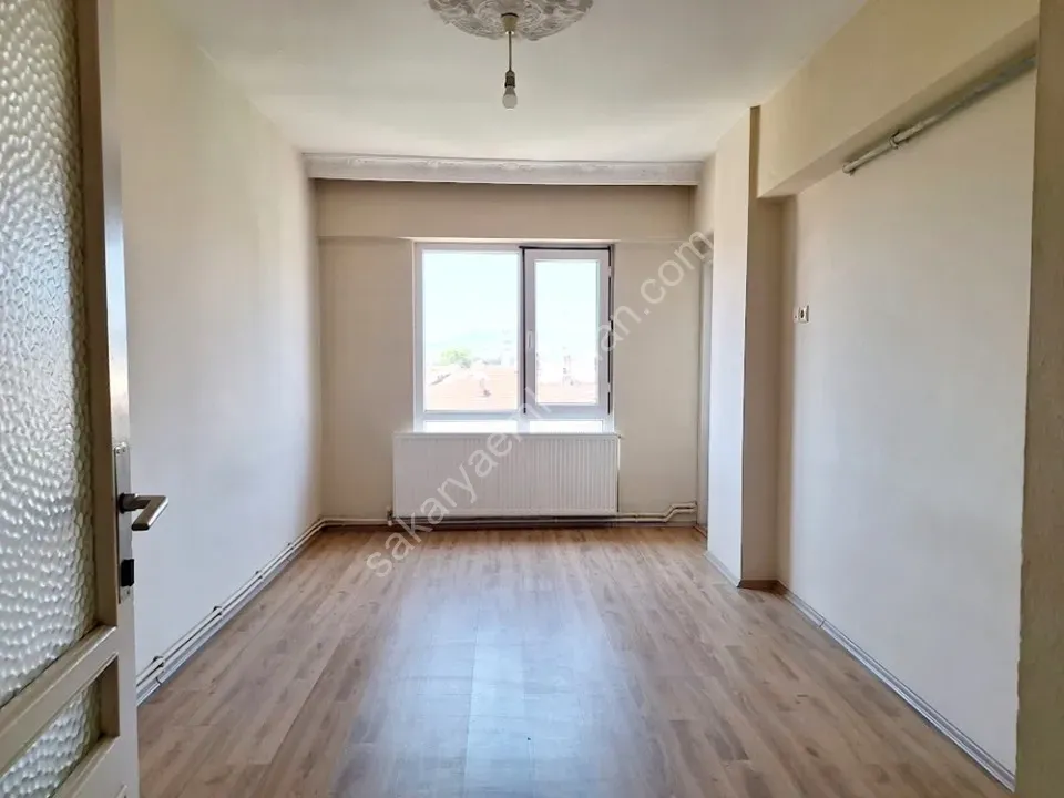 ADAPAZARI MERKEZDE KİRALIK 3+1 DAİRE