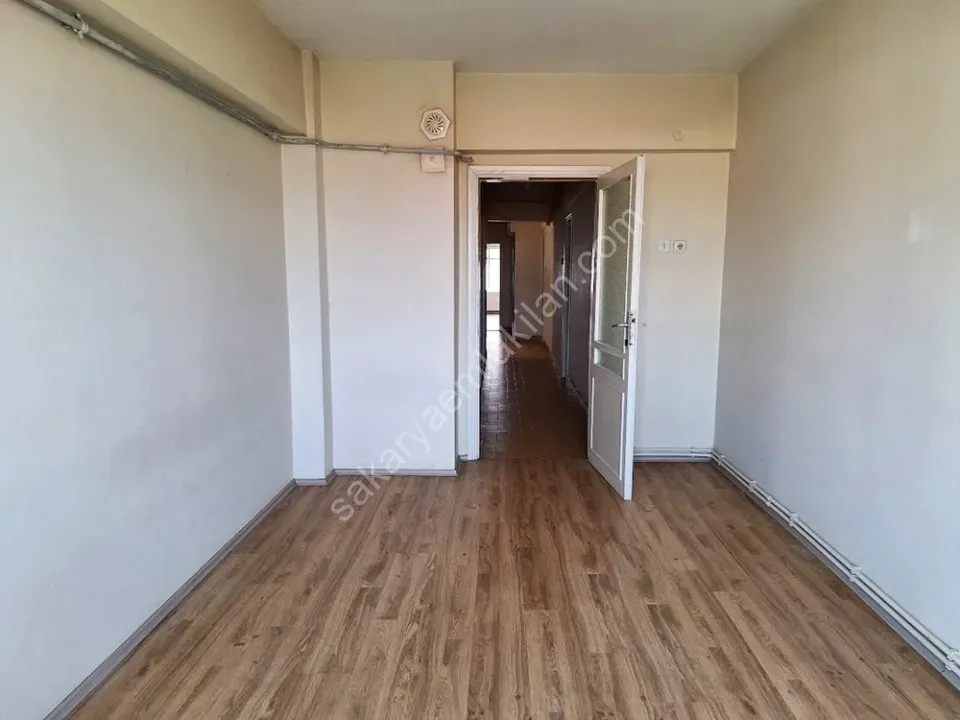 ADAPAZARI MERKEZDE KİRALIK 3+1 DAİRE