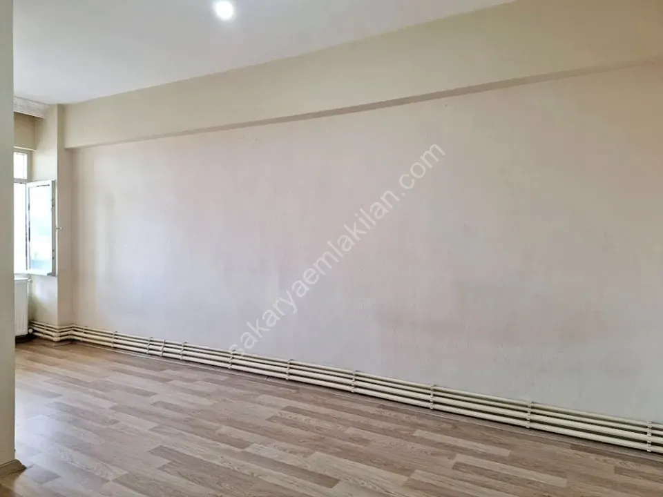 ADAPAZARI MERKEZDE KİRALIK 3+1 DAİRE