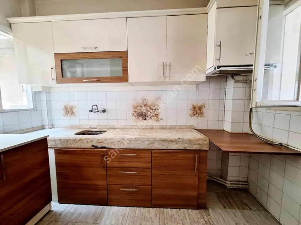 ADAPAZARI MERKEZDE KİRALIK 3+1 DAİRE