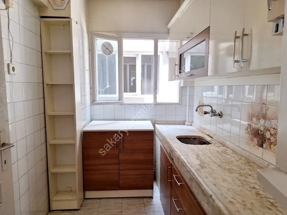 ADAPAZARI MERKEZDE KİRALIK 3+1 DAİRE