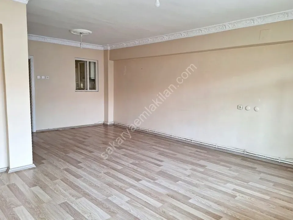 ADAPAZARI MERKEZDE KİRALIK 3+1 DAİRE