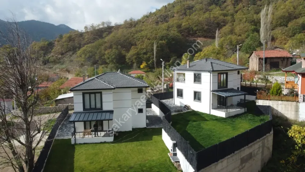 Pamukova Kazimiye köyü 415m2 Arsa icerisinde Satılık Dublex villa