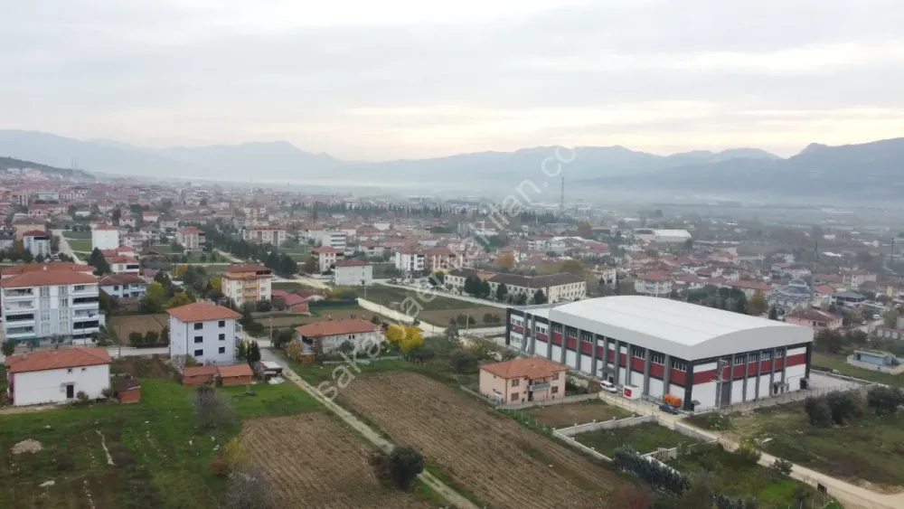 SAKARYA PAMUKOVA CUMHURİYET MAH.MÜKEMMEL KONUMDA 375 M2 İMARLI ARSA