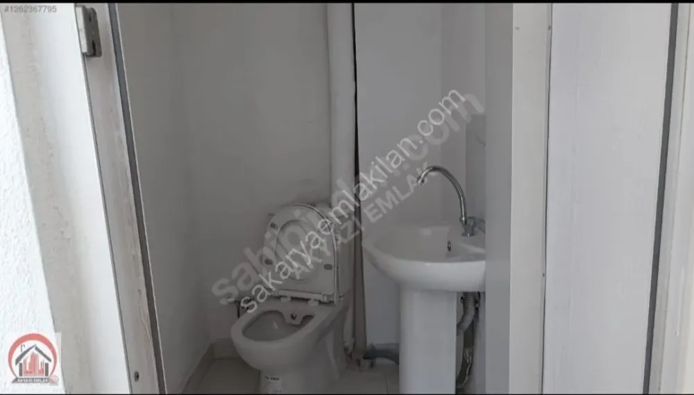 İŞLEK ve PRESTİJLİ LOKASYONDA TEKSTİL İMALATHANE ve OFİS KULLANIMI İÇİN UYGUN 90 M2 KİRALIK İŞ YERİ