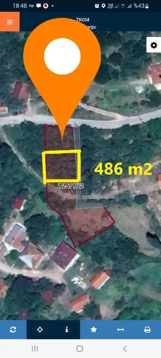 GEYVE AKINCI KÖYÜNDE MANZARALI 486 M² YOLA CEPHELİ HAZIR PROJELİ İMARLI FIRSAT ARSA