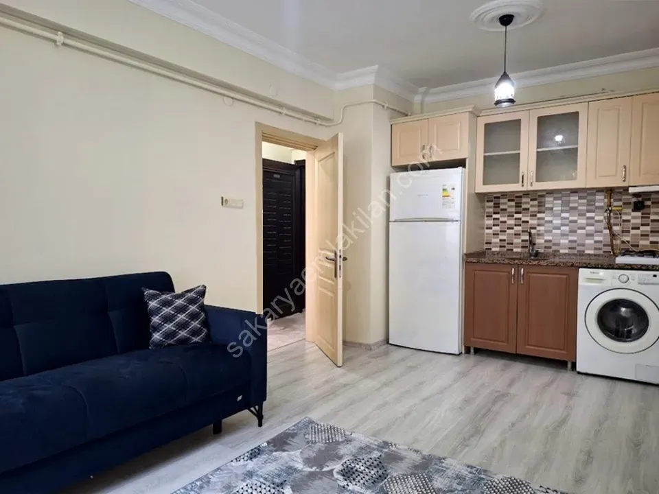 SERDİVAN MERKEZDE KİRALIK EŞYALI 1+1 APART DAİRE