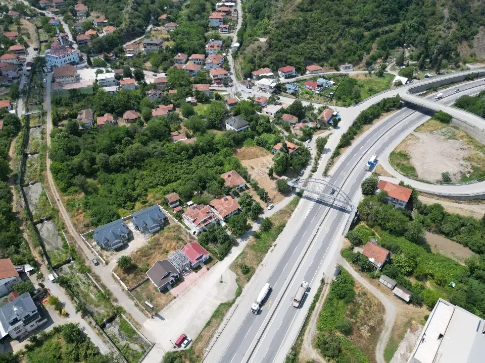SAKARYA GEYVE NURUOSMANİYE'DE 4.385 m² İMARLI YATIRIMLIK ARSA