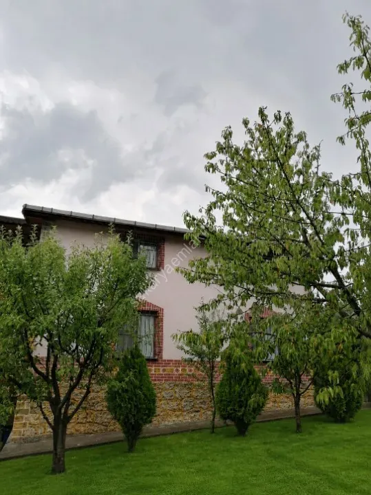 3700 metre arsa içinde Krediye uygun Çiftlik evi