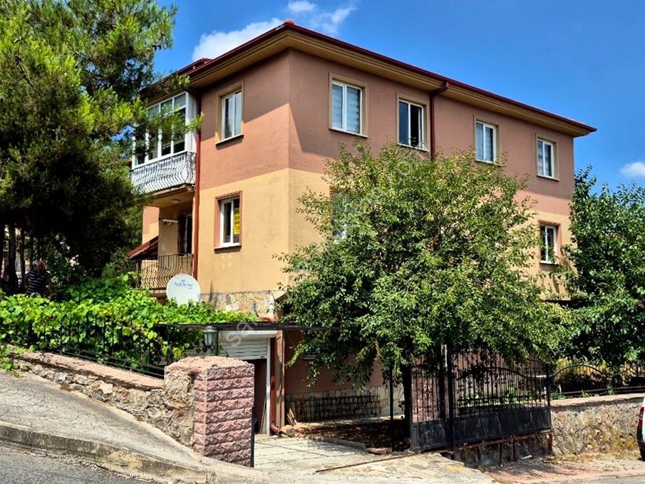 SERDİVAN MERKEZDE KİRALIK 3+1 DAİRE